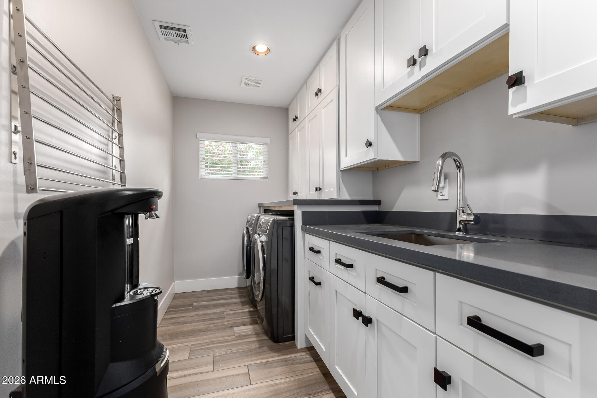 4008 E FAIRMOUNT Avenue