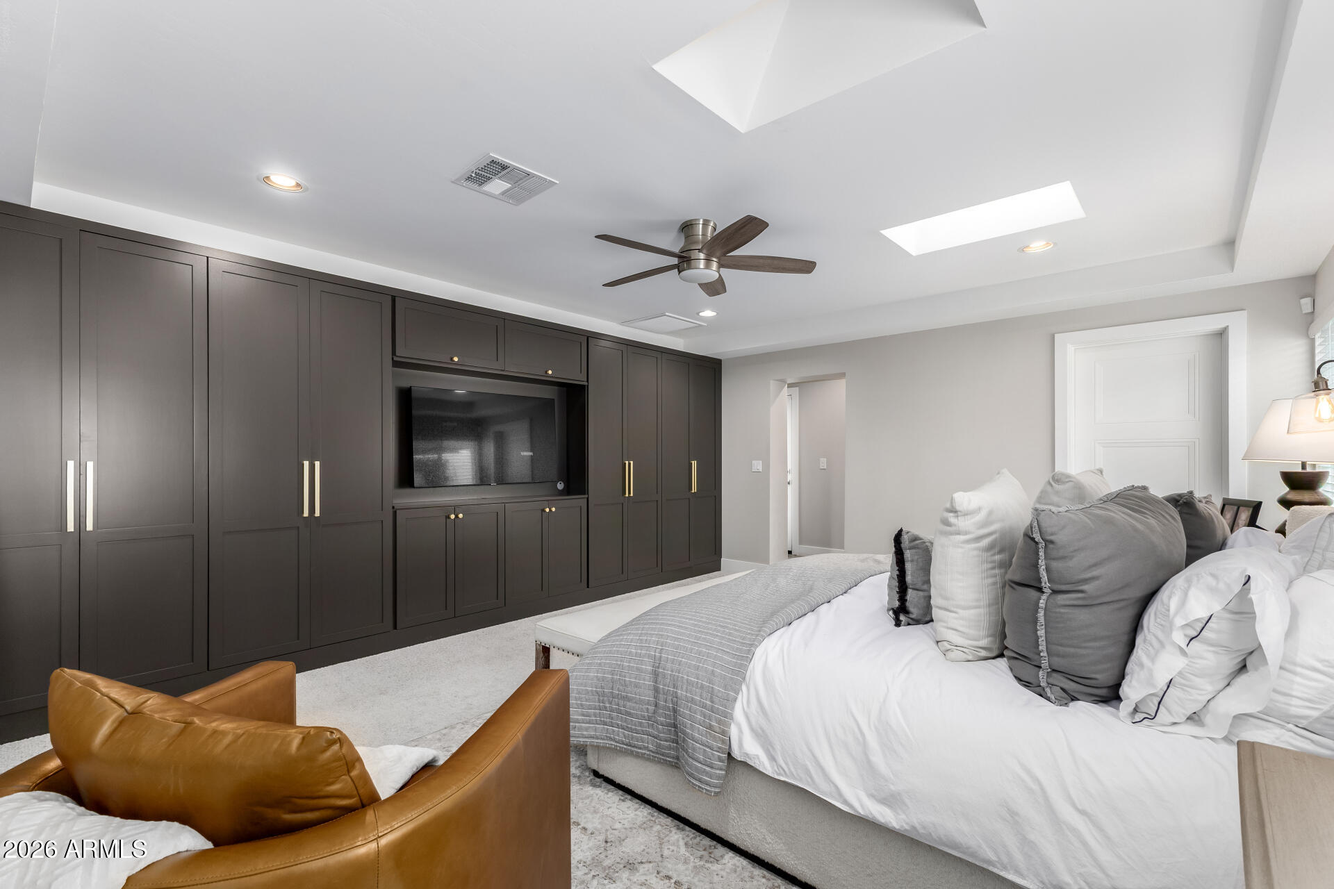 4008 E FAIRMOUNT Avenue