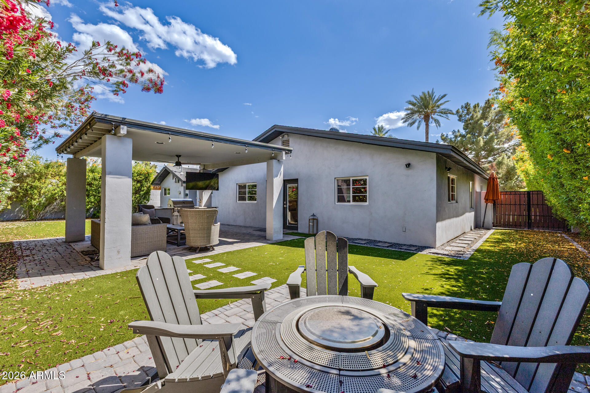 4008 E FAIRMOUNT Avenue