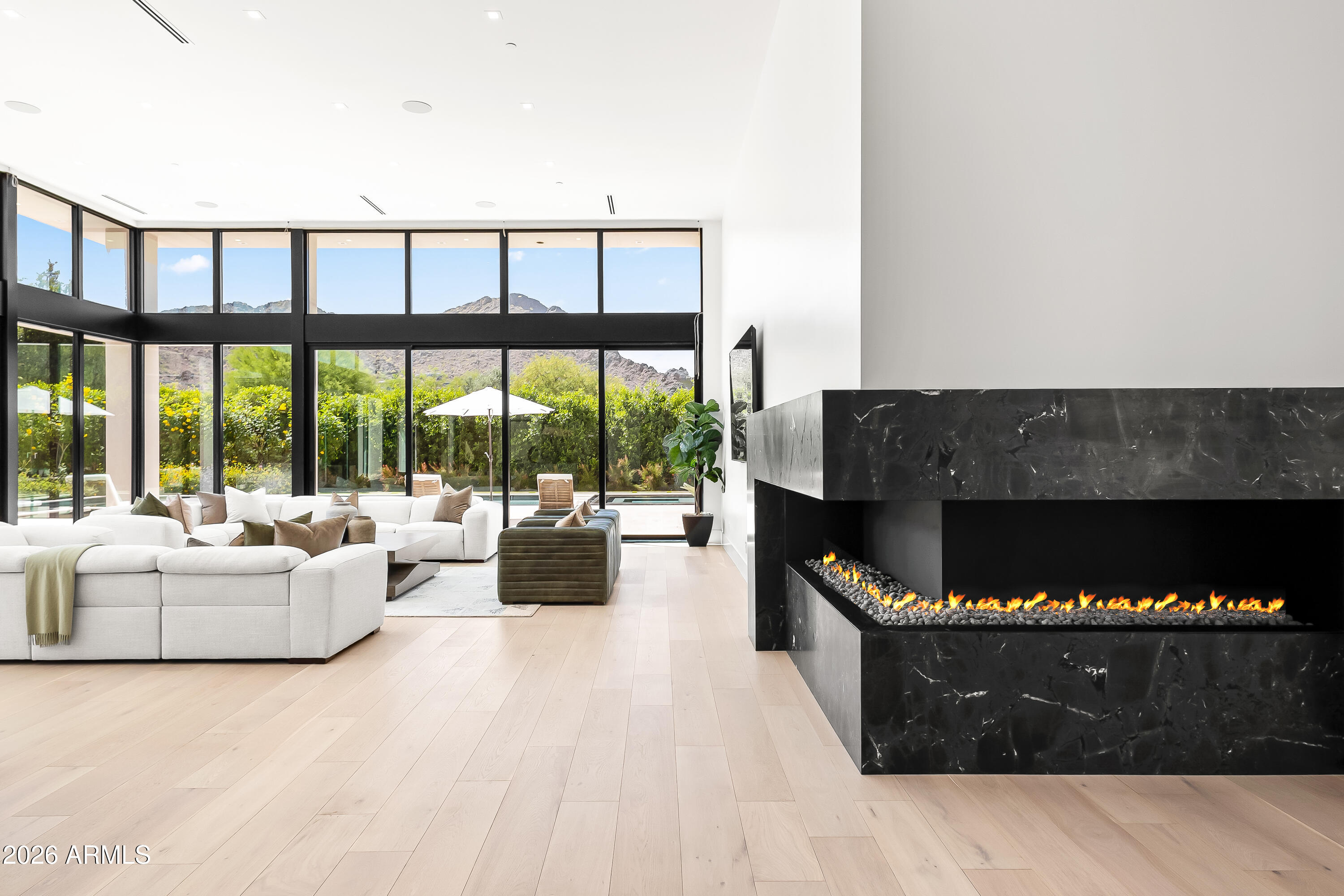 6601 E SAN MIGUEL Avenue