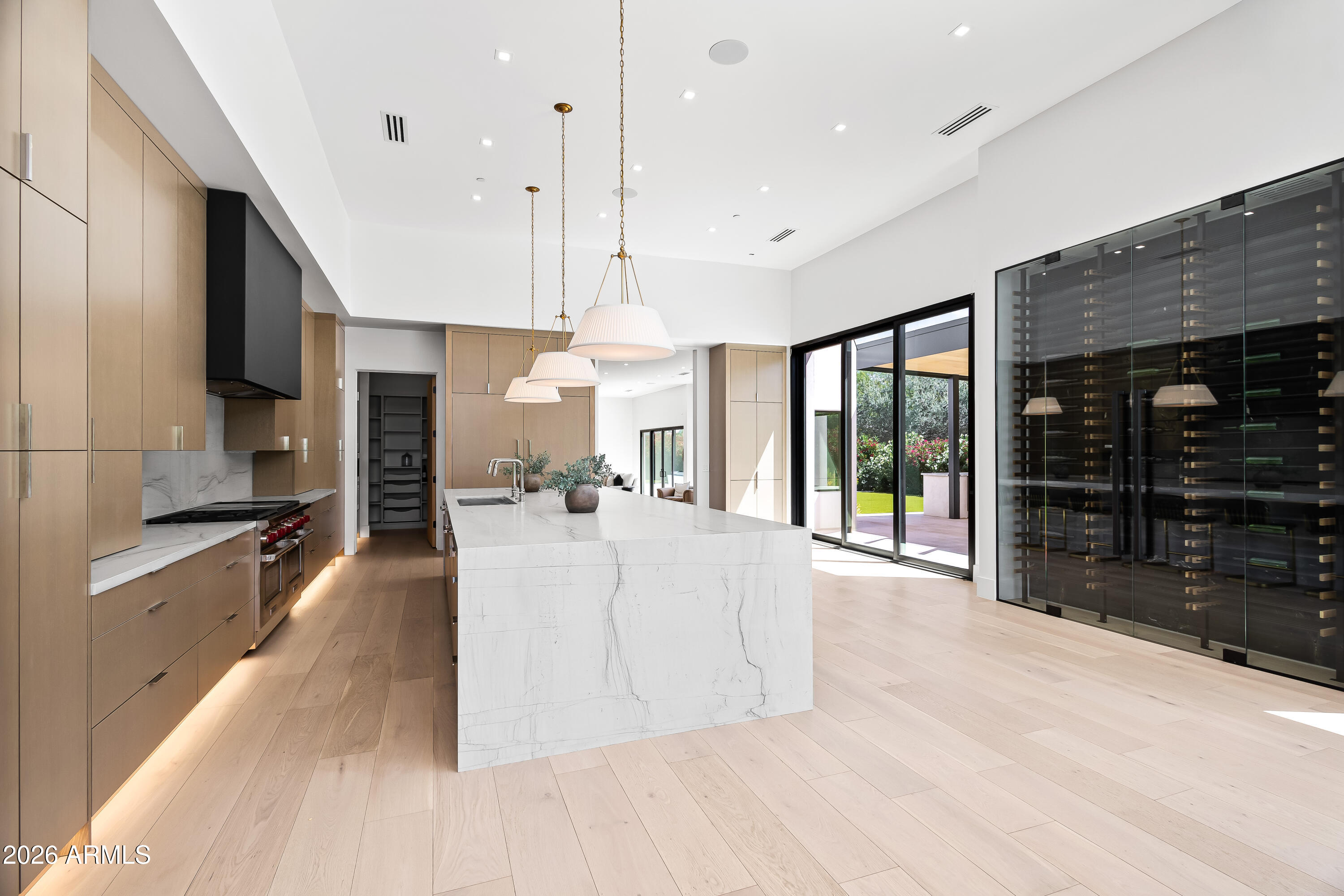 6601 E SAN MIGUEL Avenue