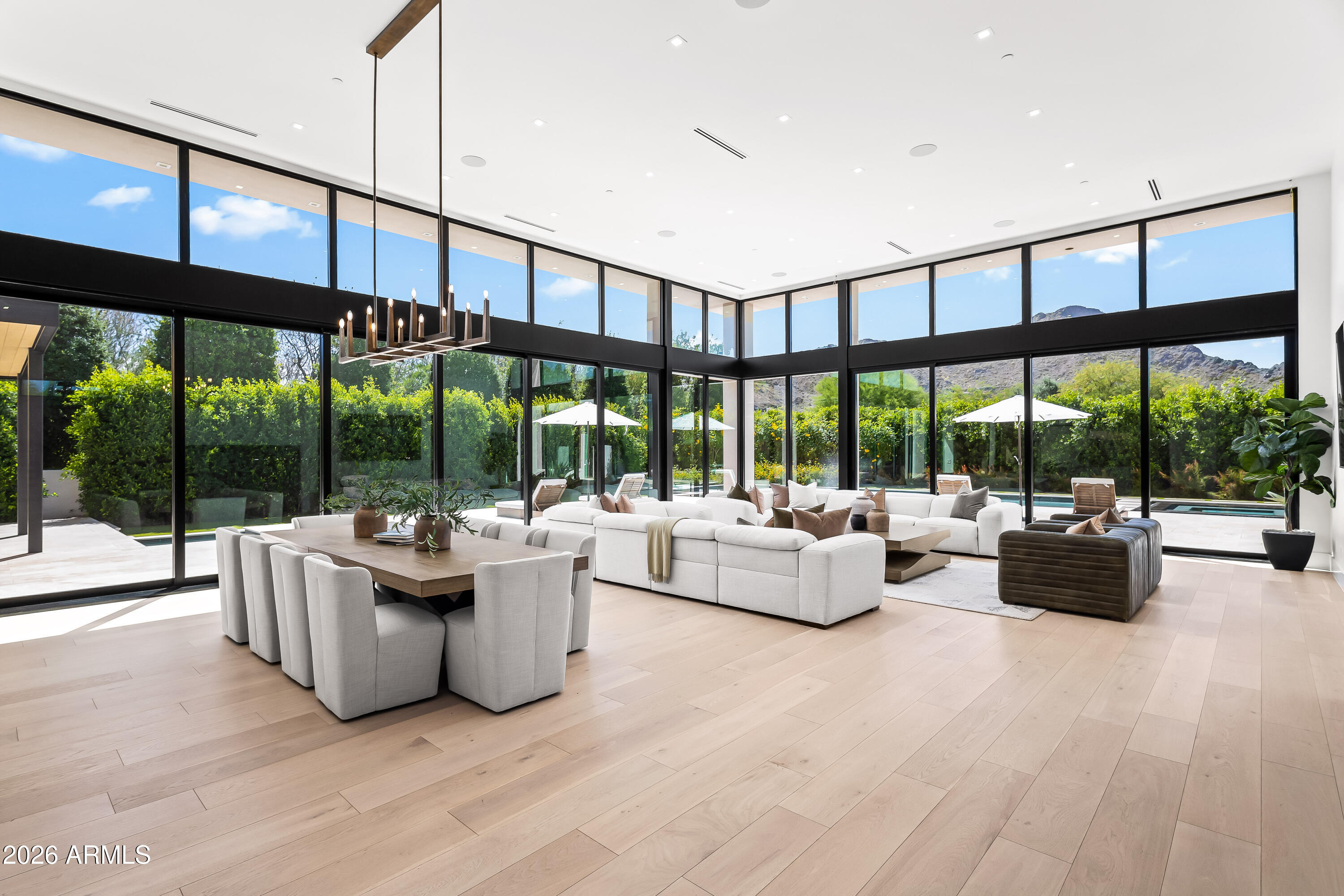 6601 E SAN MIGUEL Avenue