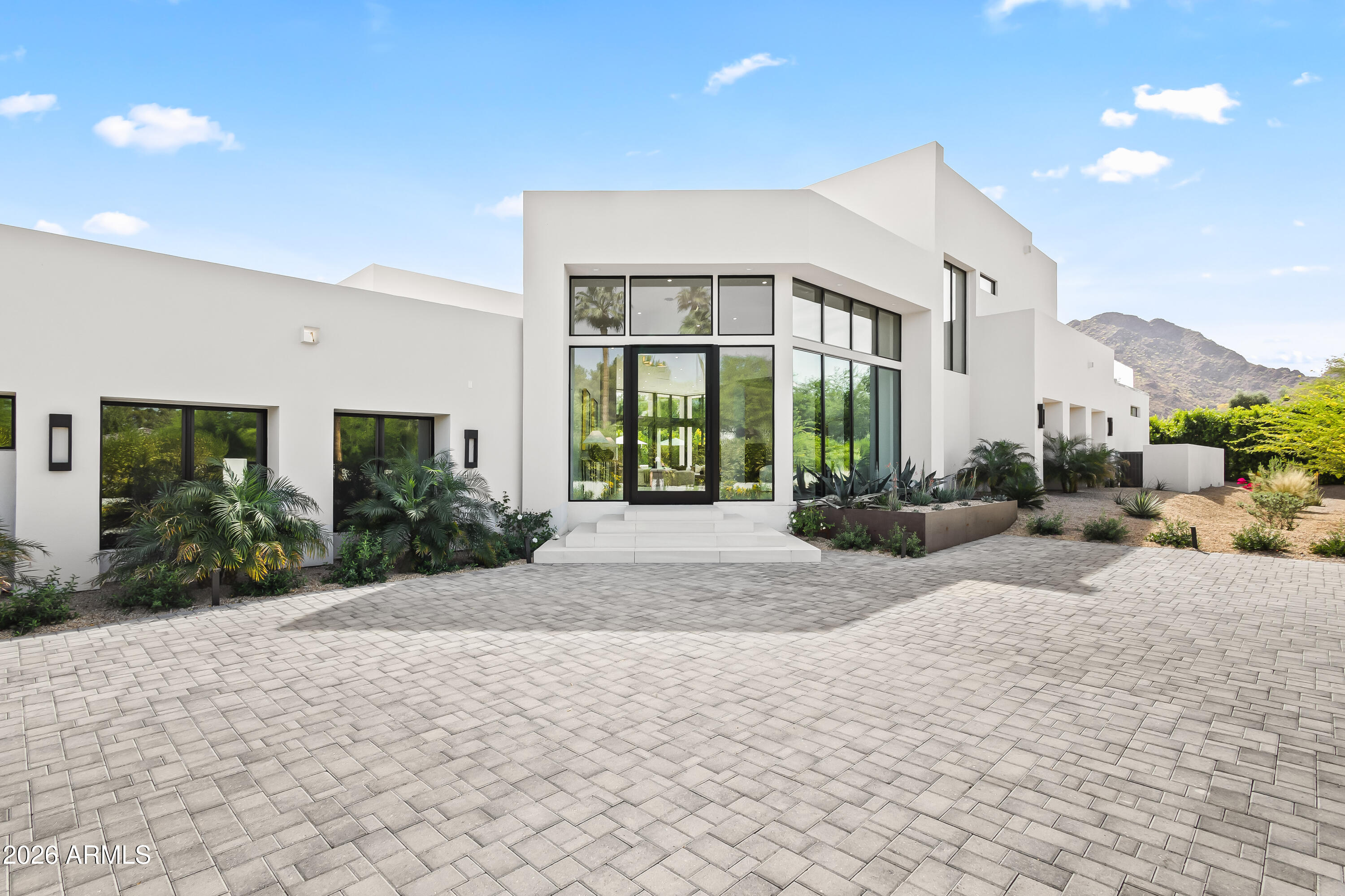 6601 E SAN MIGUEL Avenue