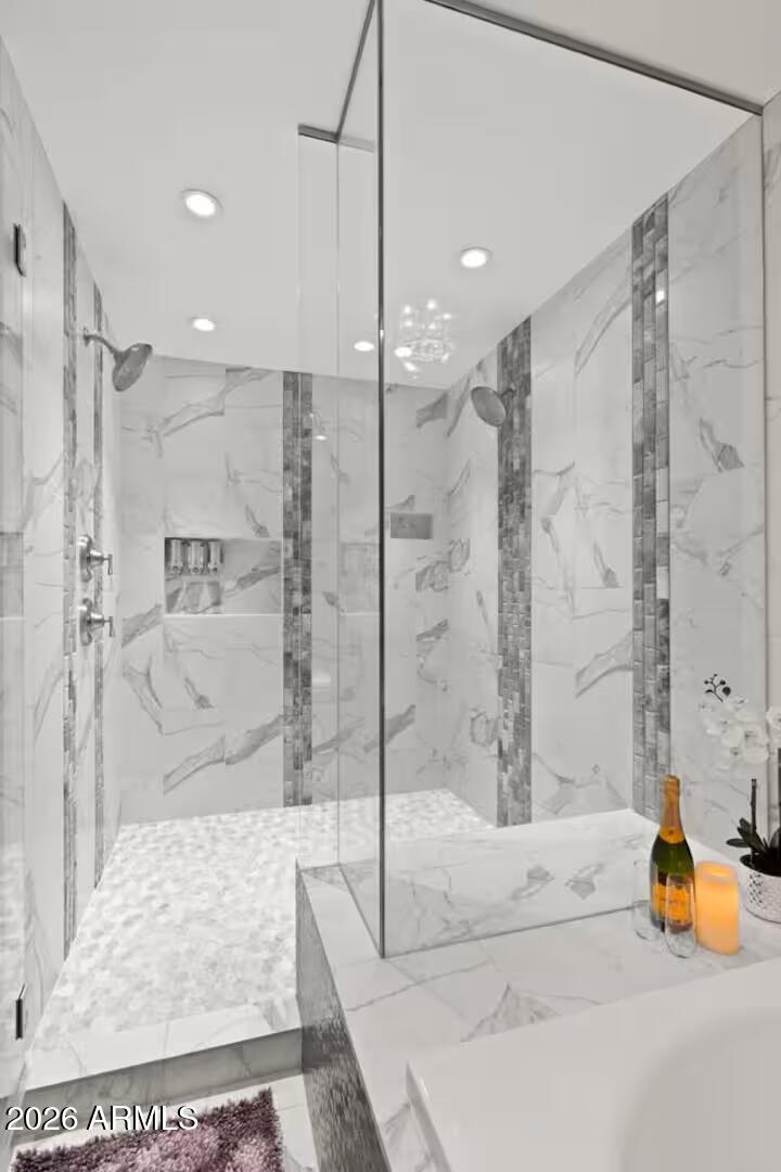 2532 E DESERT COVE Avenue