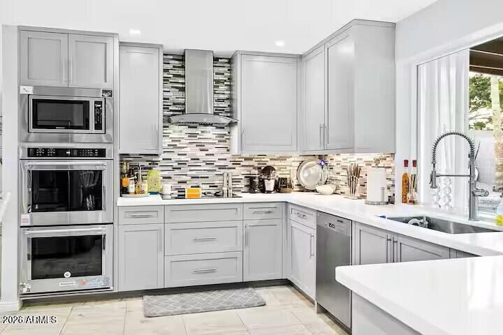 2532 E DESERT COVE Avenue