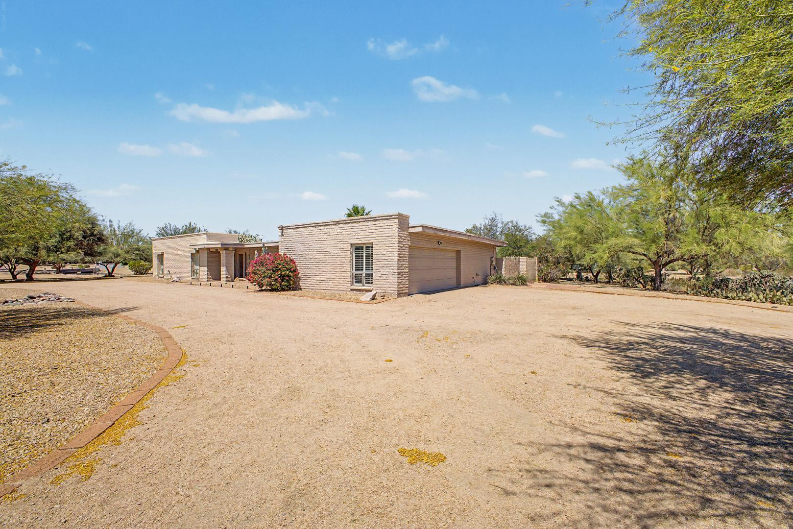 4840 E Fanfol Drive