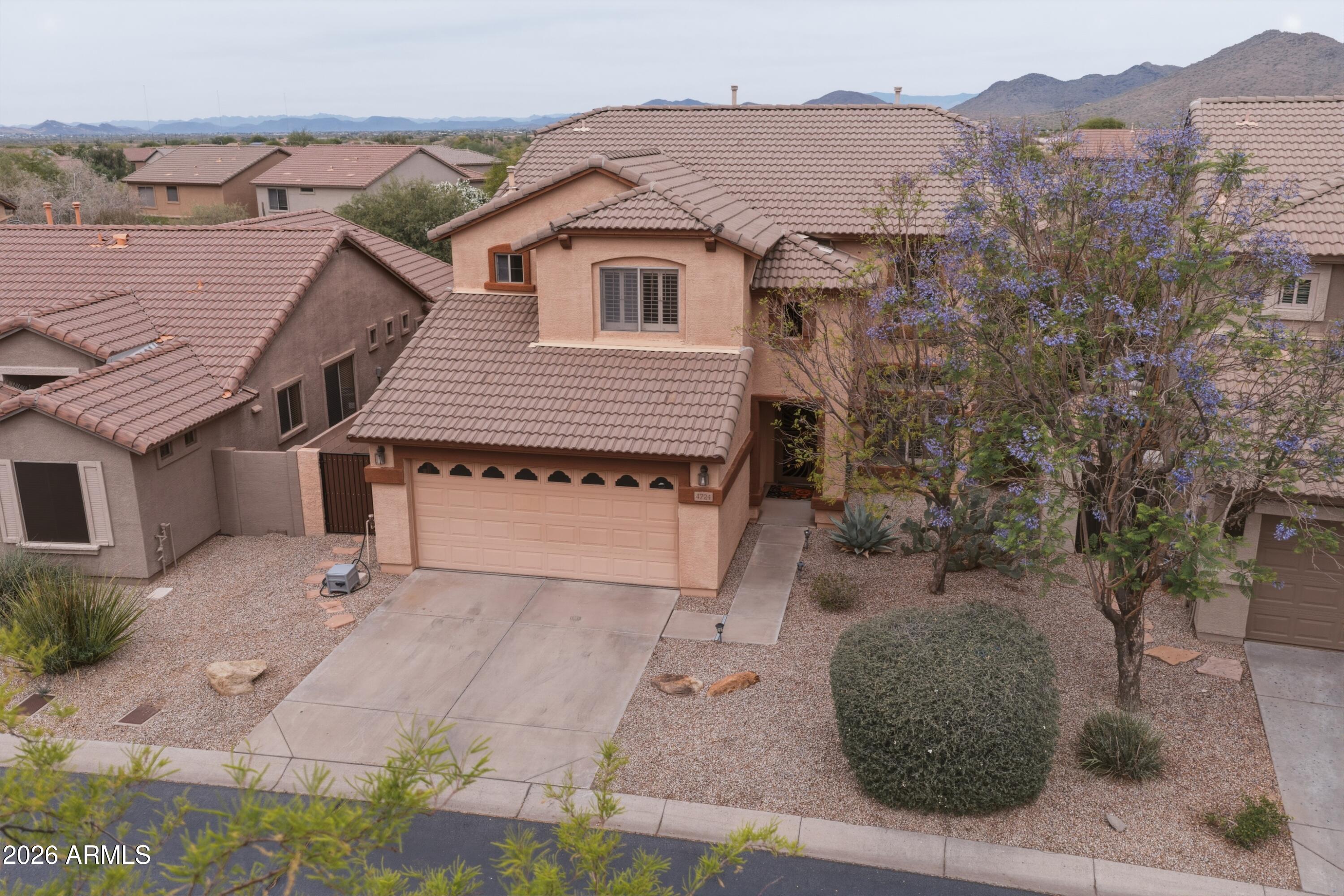 4724 E PRESERVE Way