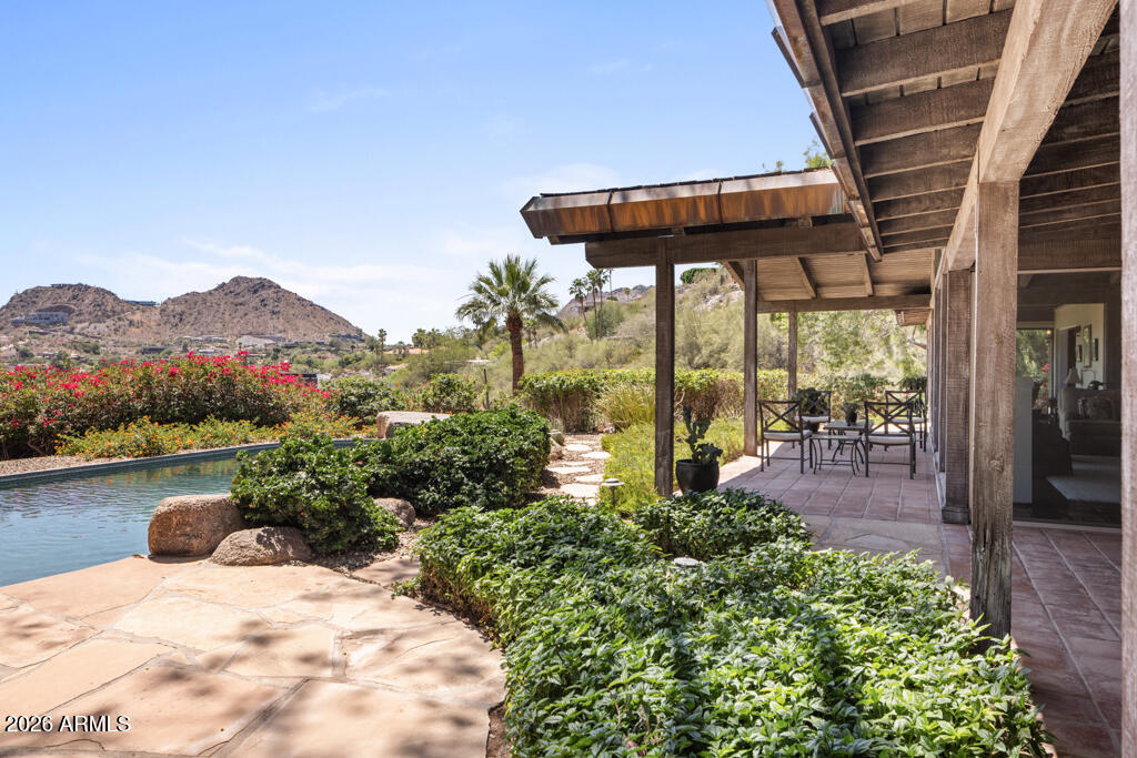 7547 N LAKESIDE Lane