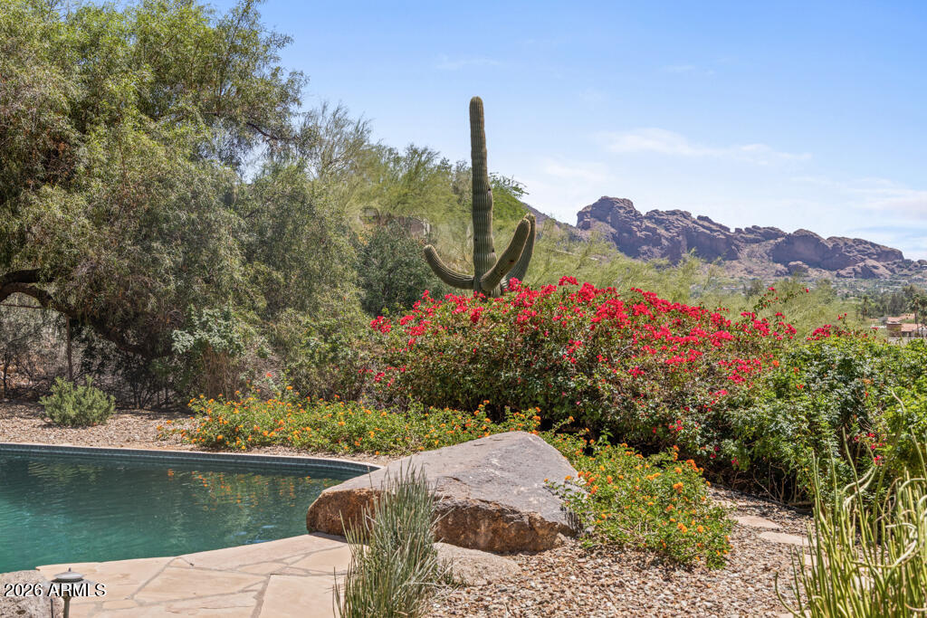 7547 N LAKESIDE Lane