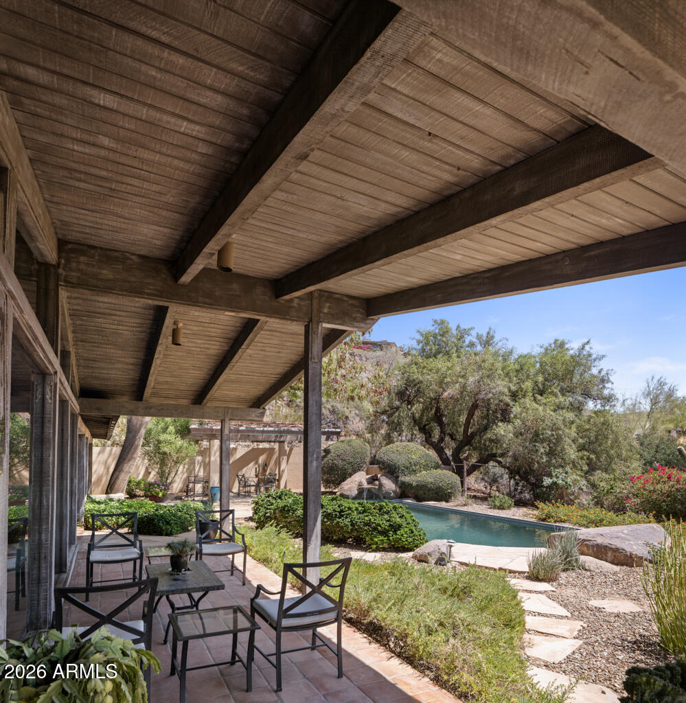7547 N LAKESIDE Lane