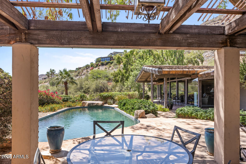 7547 N LAKESIDE Lane