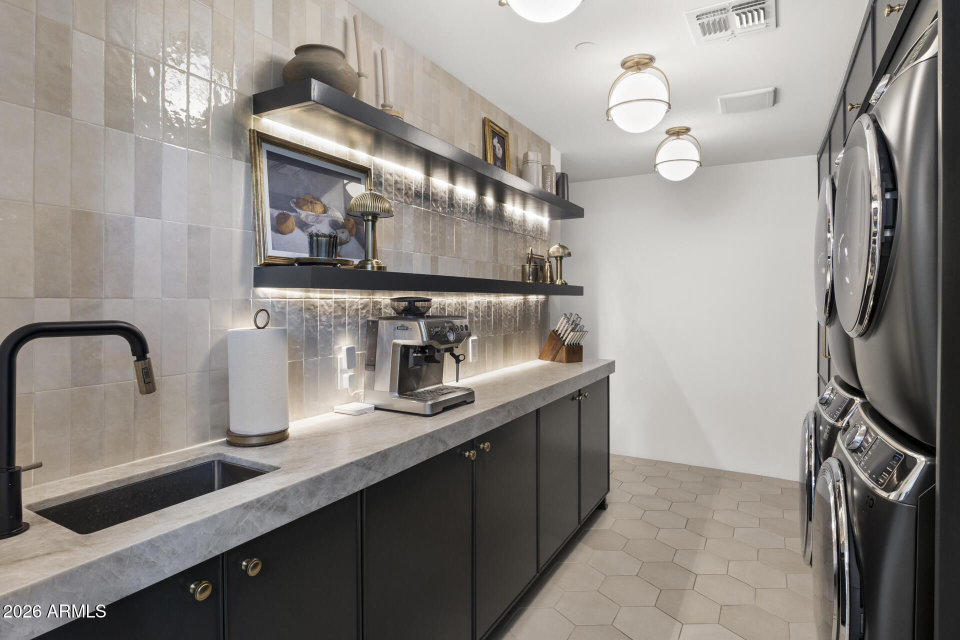 8159 N VIA BUENO