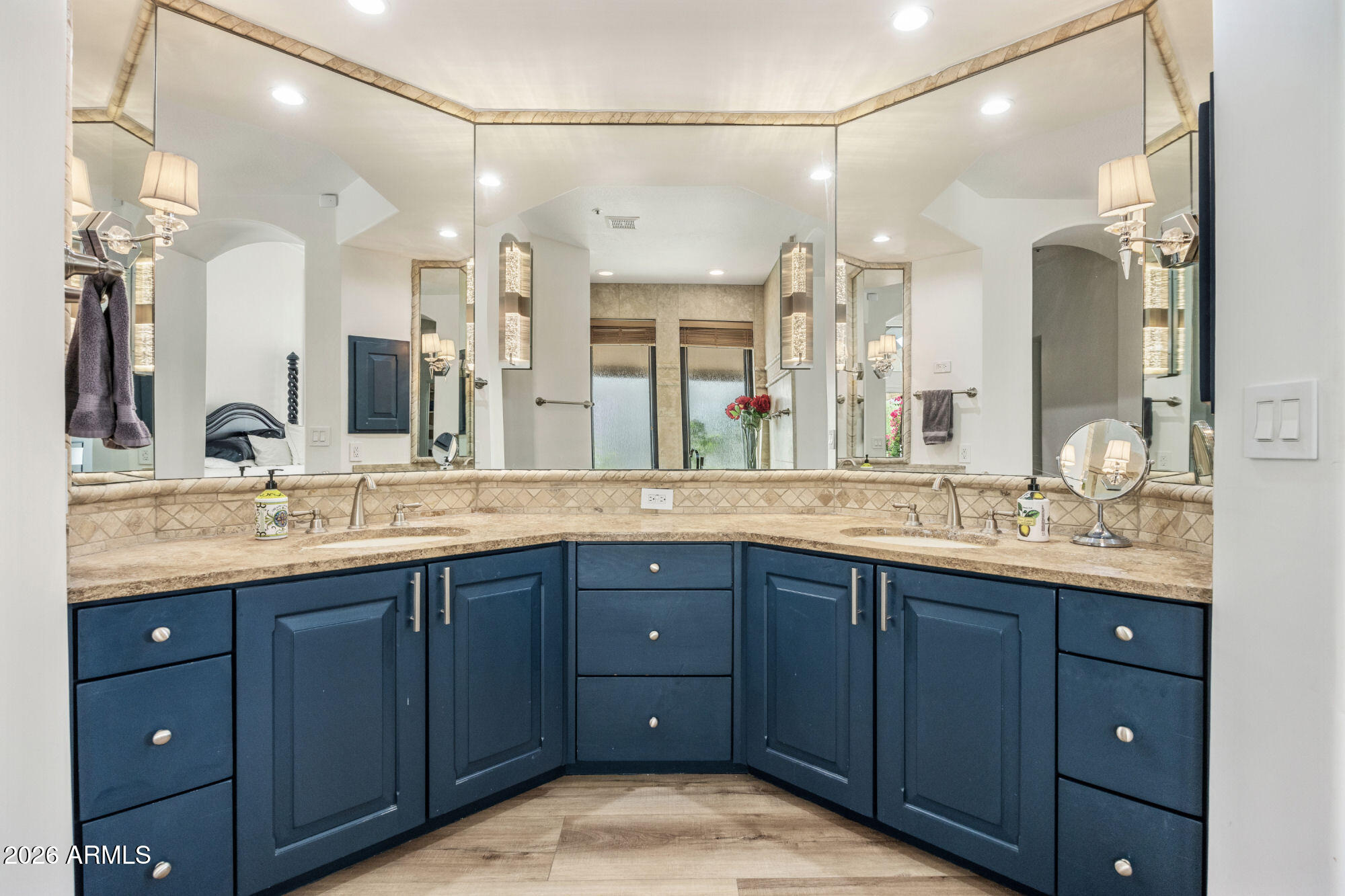 7705 E DOUBLETREE RANCH Road 19