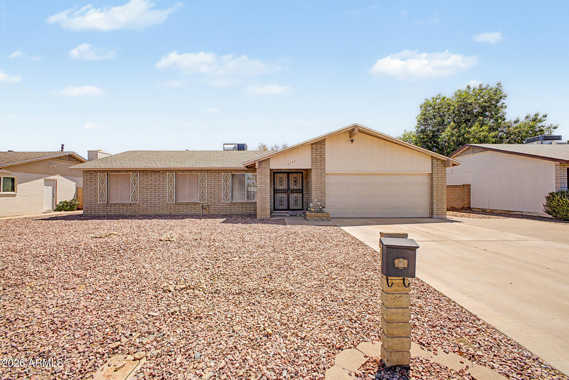3753 W DALPHIN Road