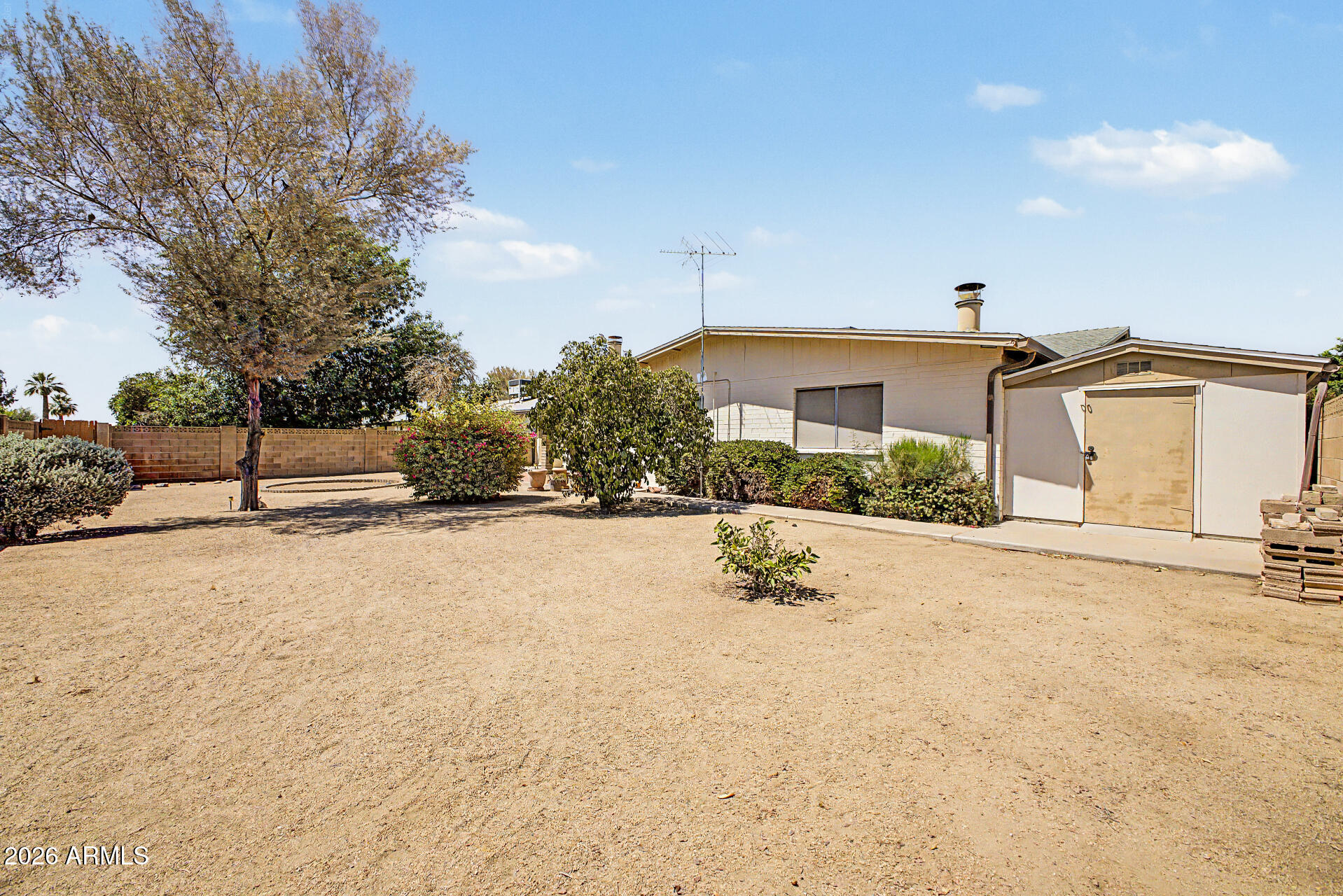 3753 W DALPHIN Road