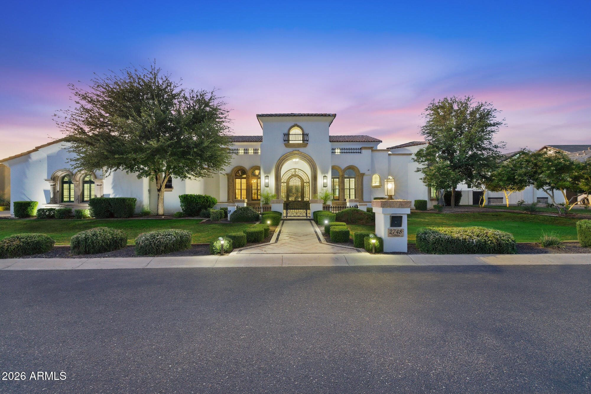 2748 E WARBLER Road