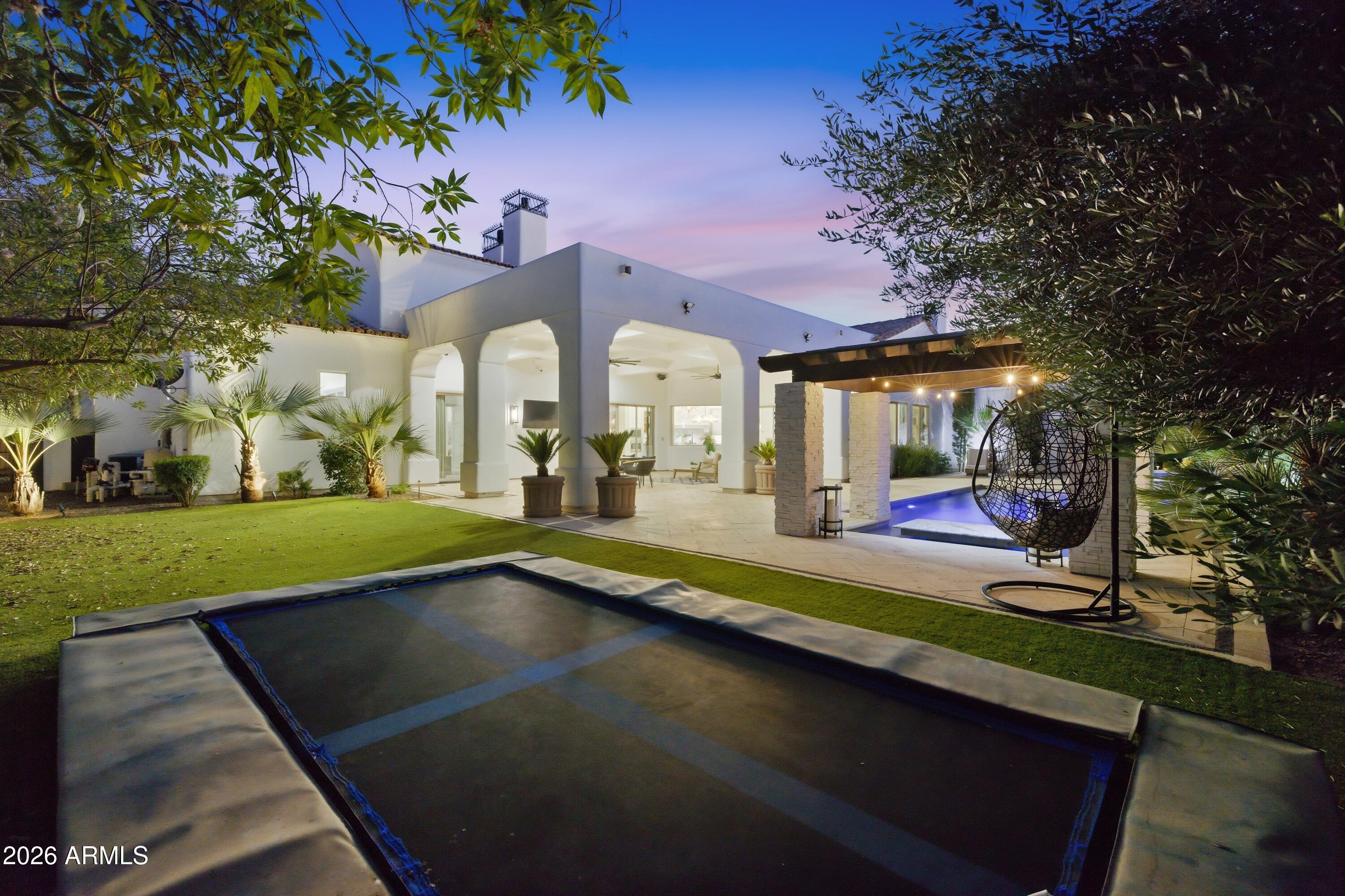 2748 E WARBLER Road
