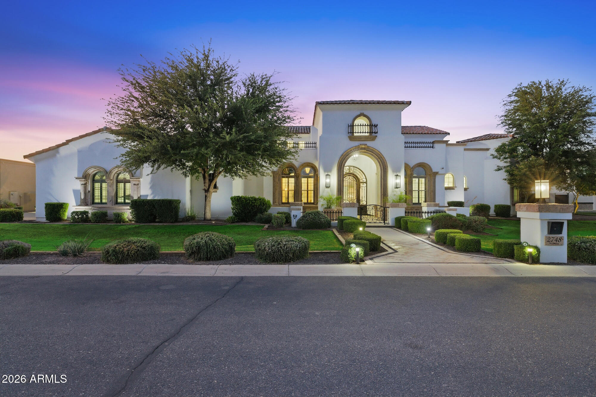 2748 E WARBLER Road
