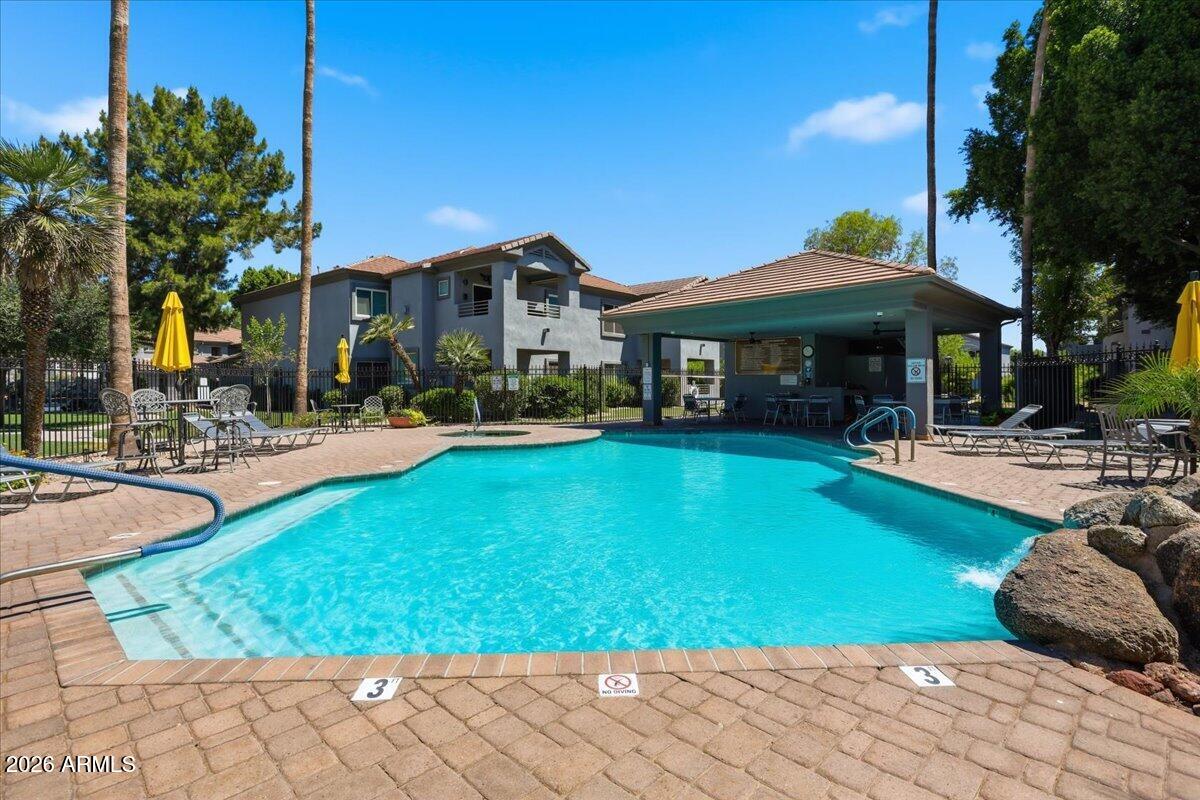 7401 W ARROWHEAD CLUBHOUSE Drive 2083