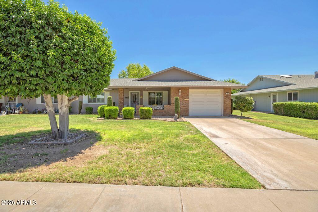 9521 W OAK RIDGE Drive