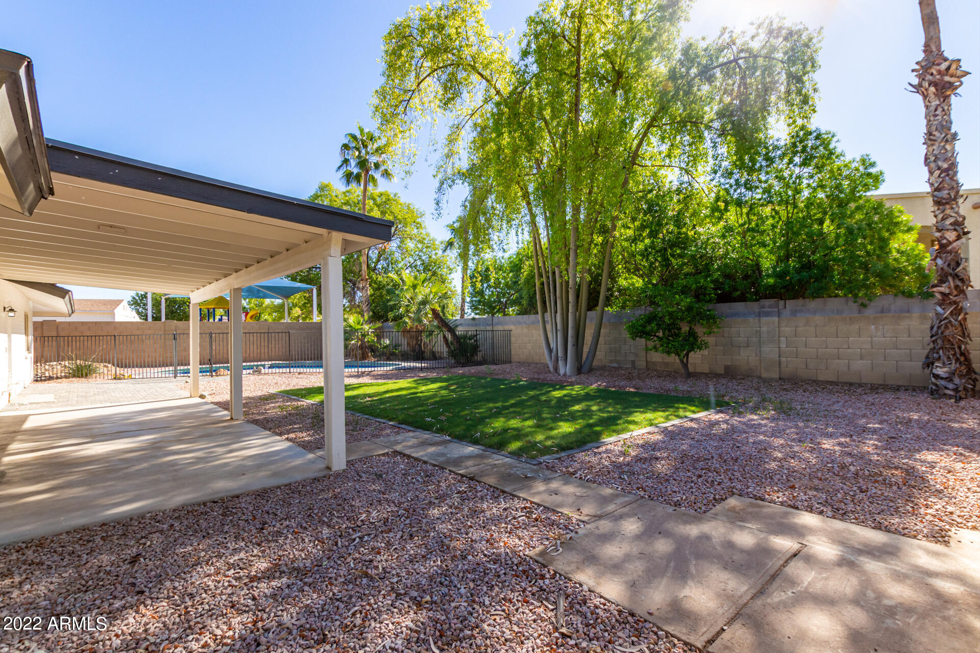 1333 W Medina Avenue