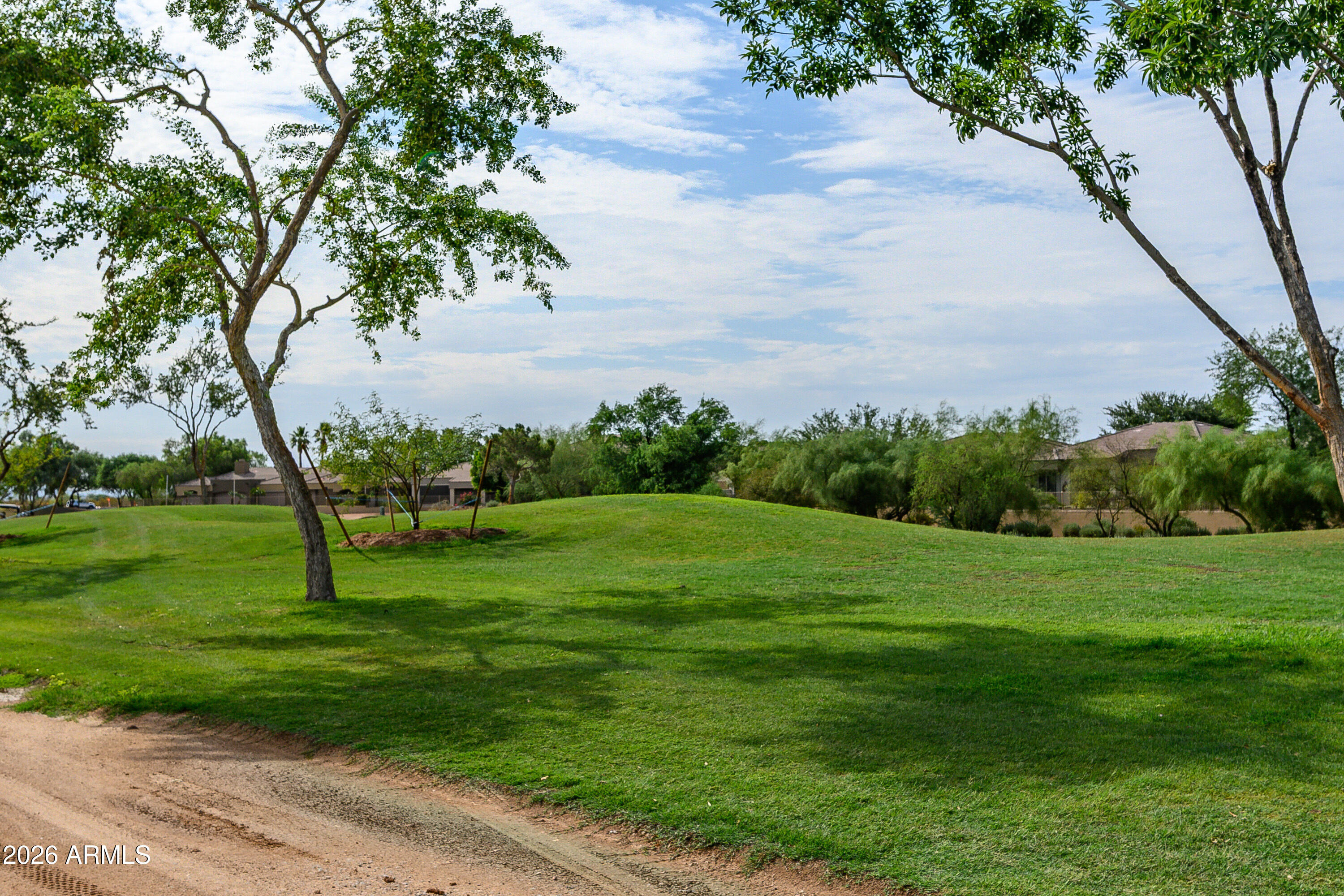 8622 E CACTUS WREN Road