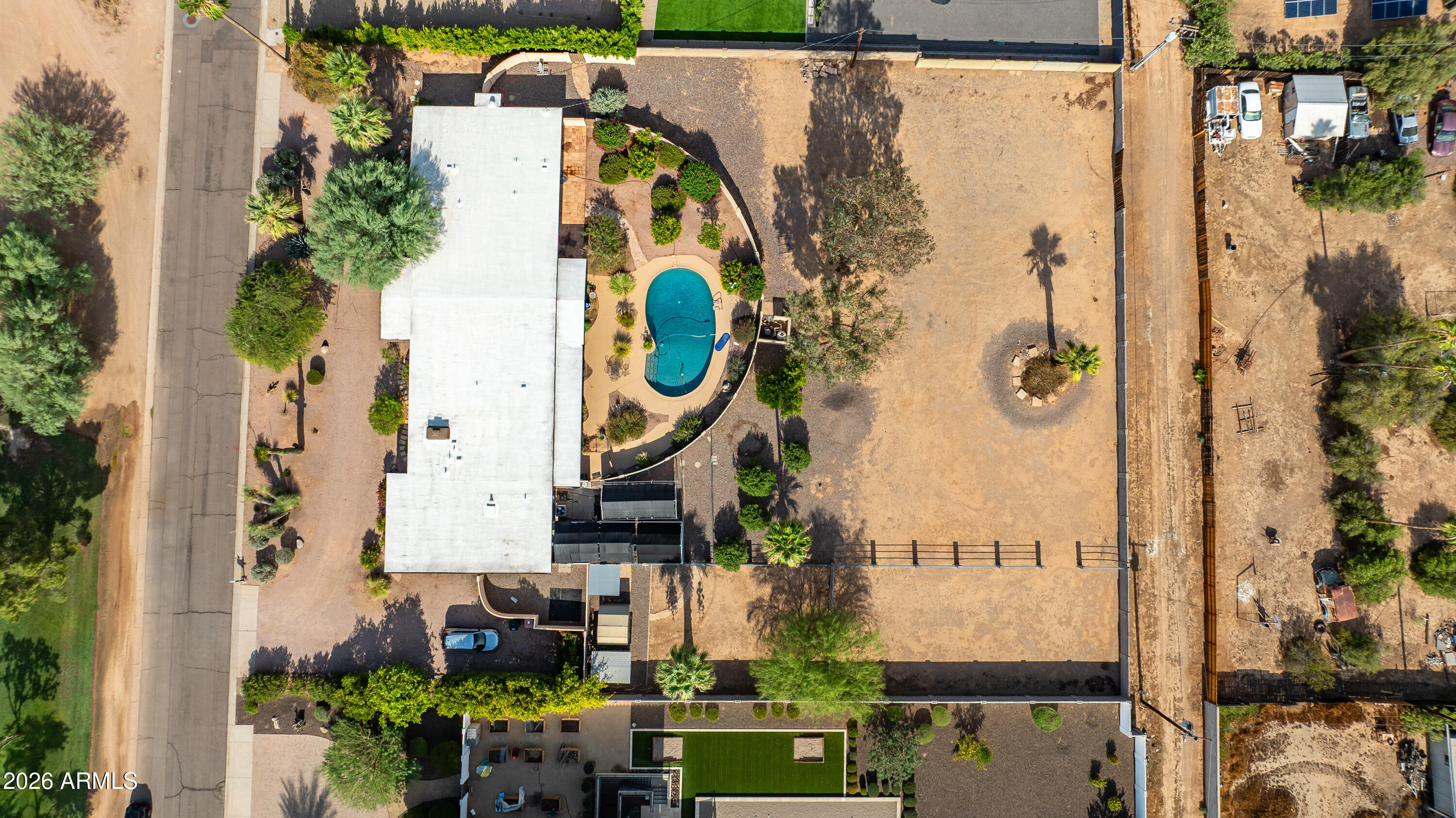 8622 E CACTUS WREN Road