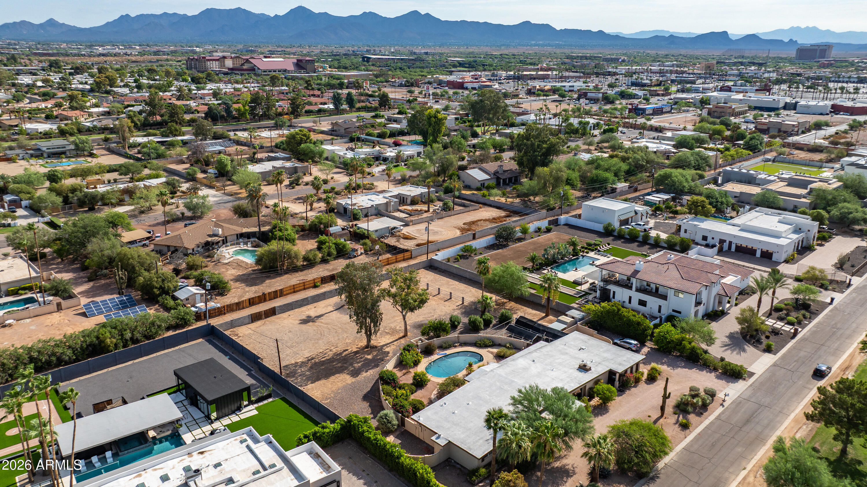 8622 E CACTUS WREN Road
