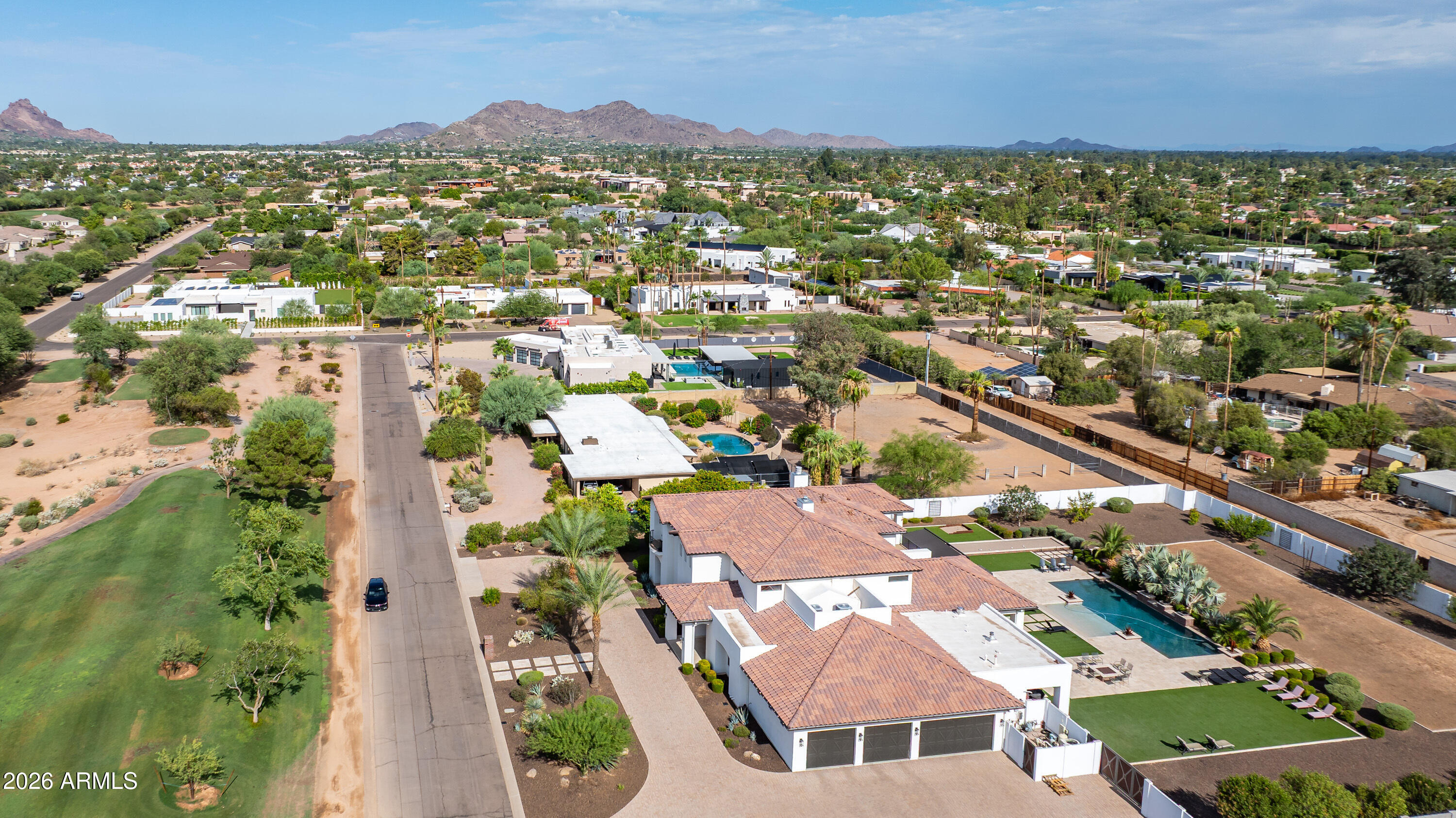8622 E CACTUS WREN Road