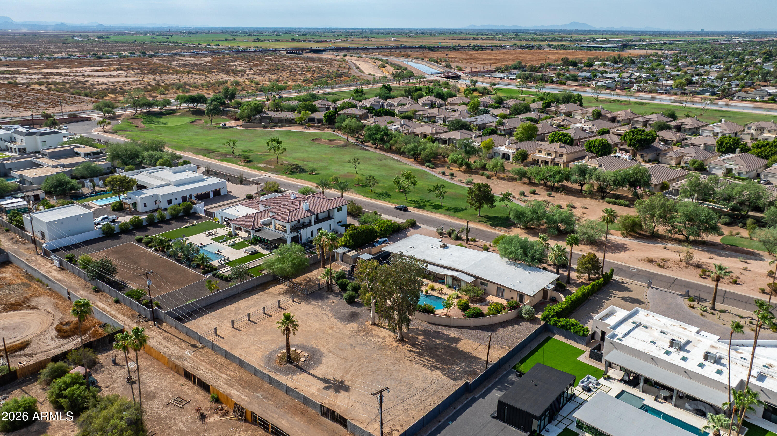 8622 E CACTUS WREN Road