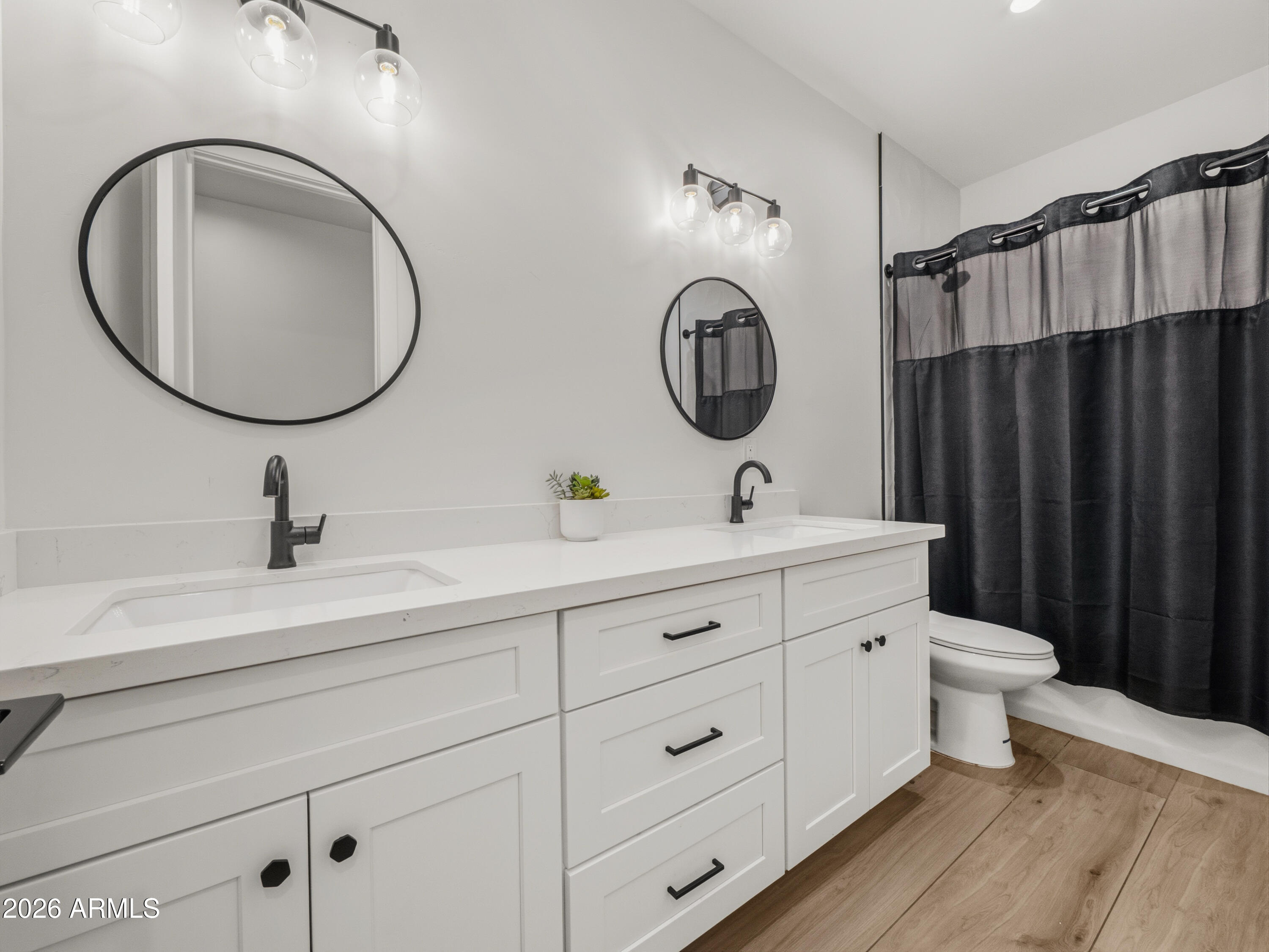 2345 N 28th Place