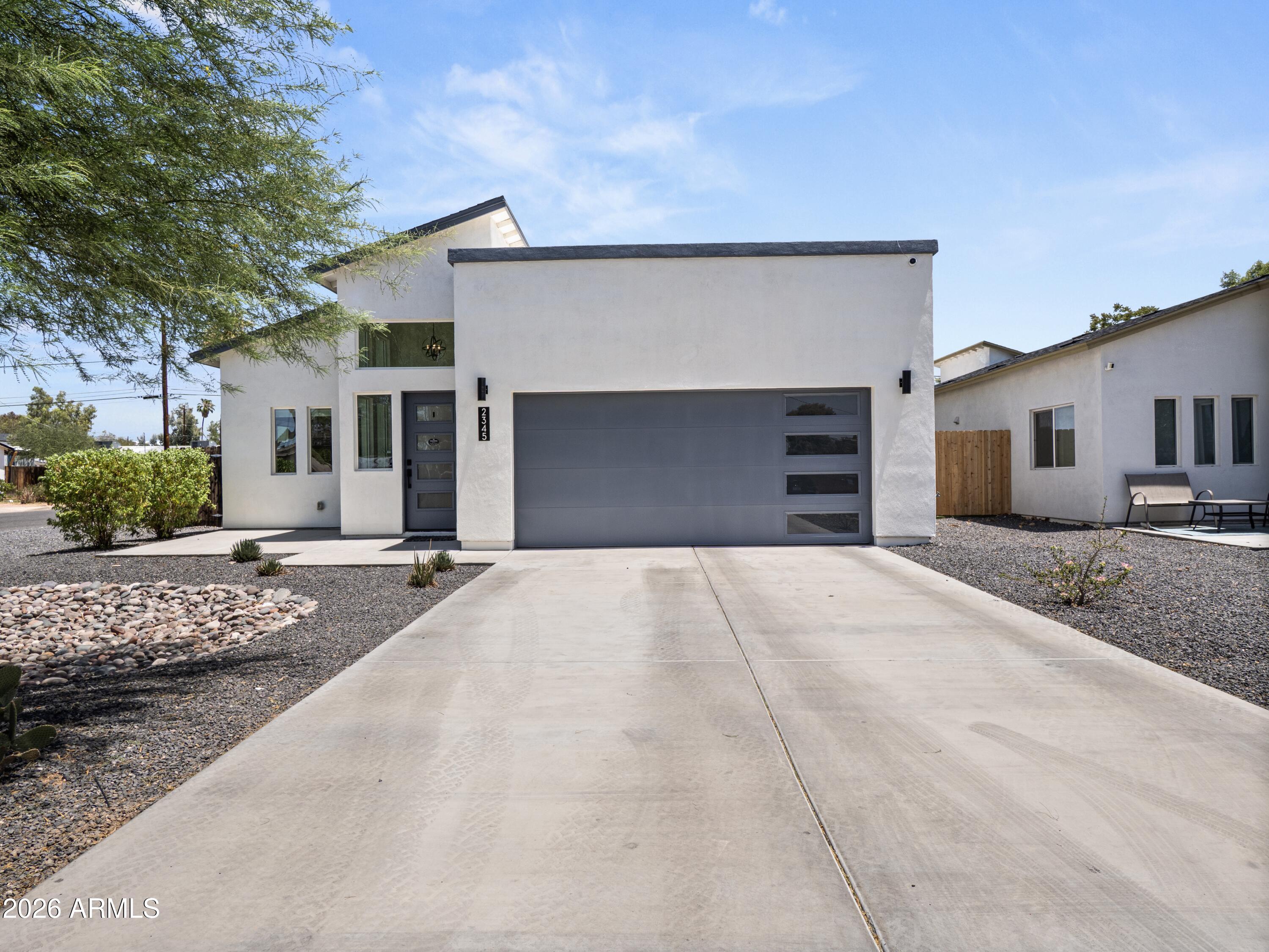 2345 N 28th Place