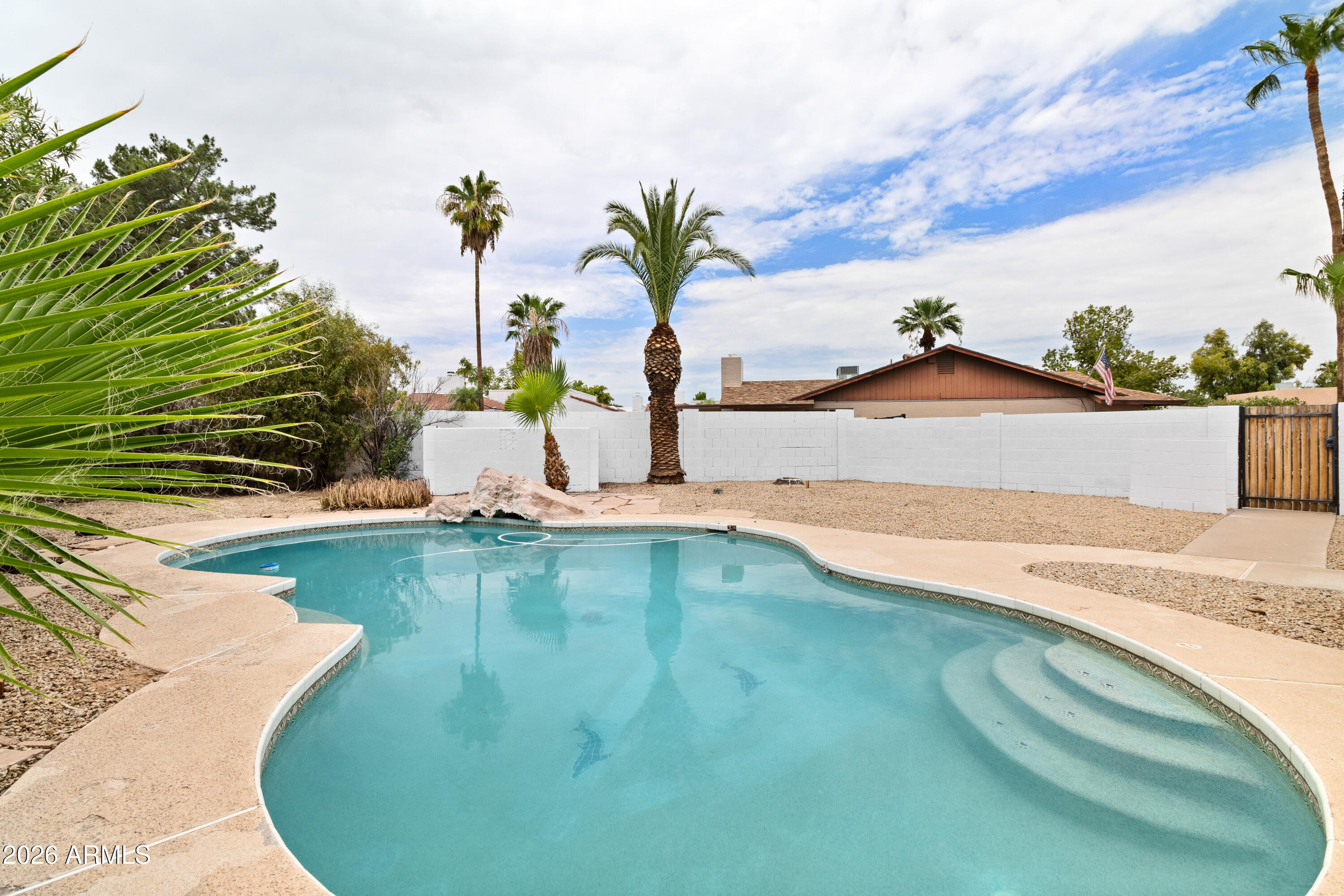 4317 E LUDLOW Drive
