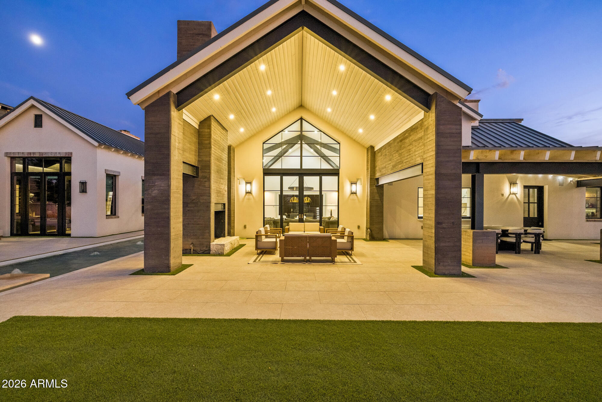 2620 E PALO VERDE Street