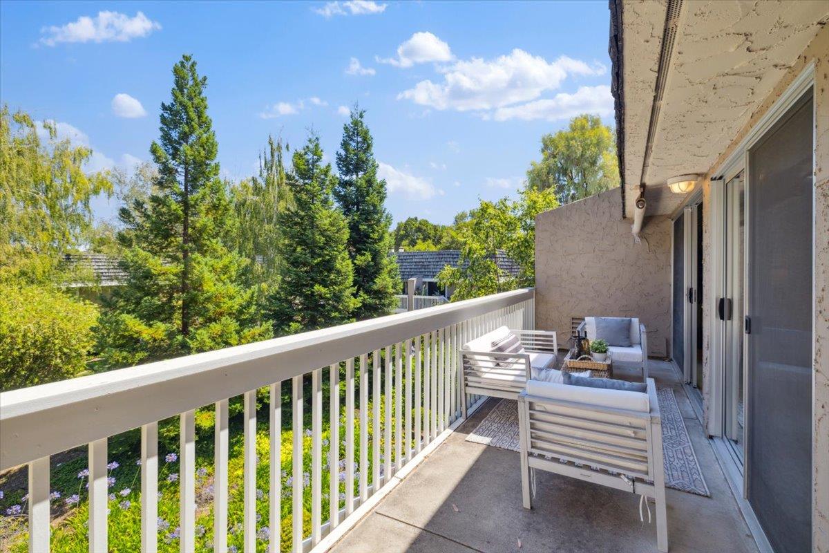 675 Sharon Park DR 313