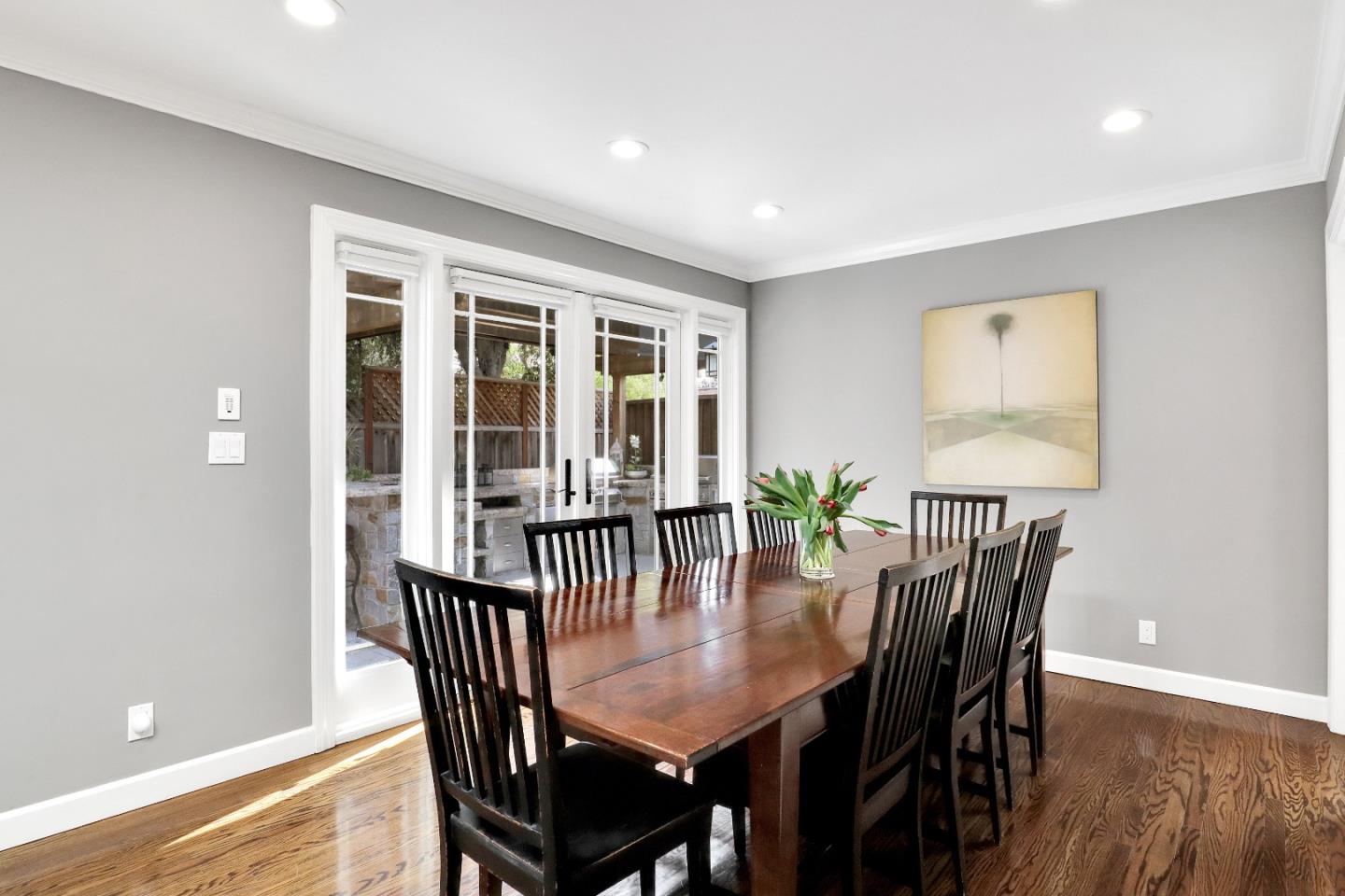 206 Thomas DR
