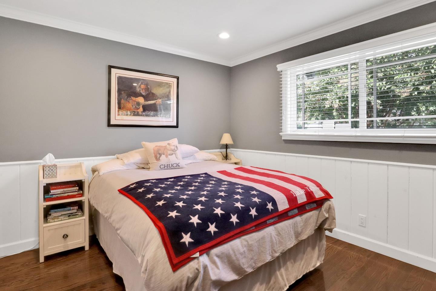 206 Thomas DR