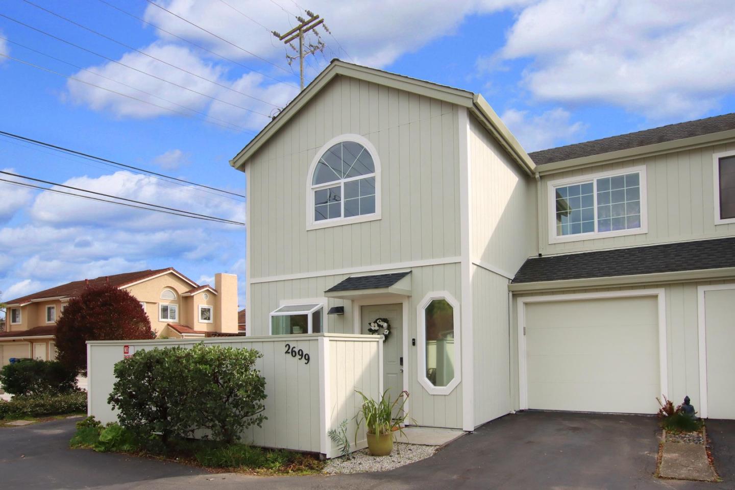 2699 Christine Oaks