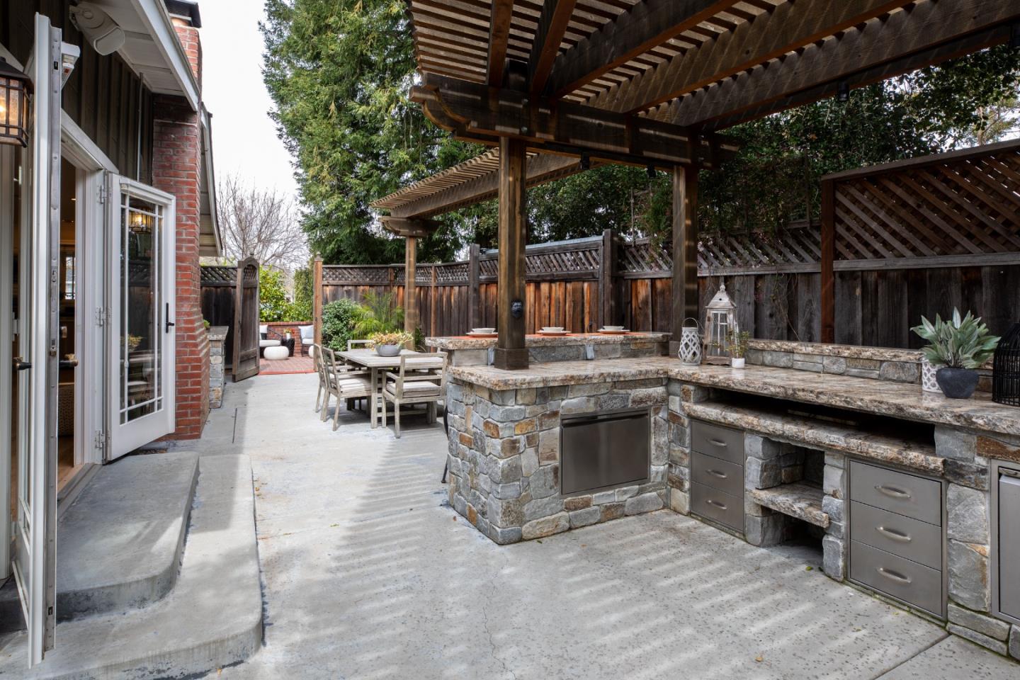 206 Thomas Drive
