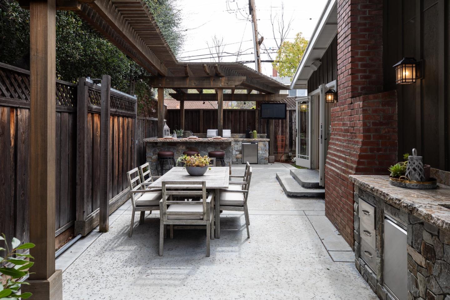206 Thomas Drive