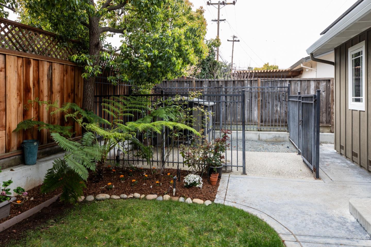 206 Thomas Drive