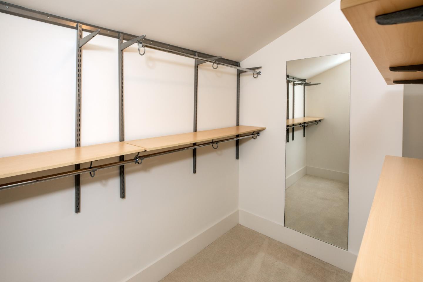 384 Hawthorne Avenue