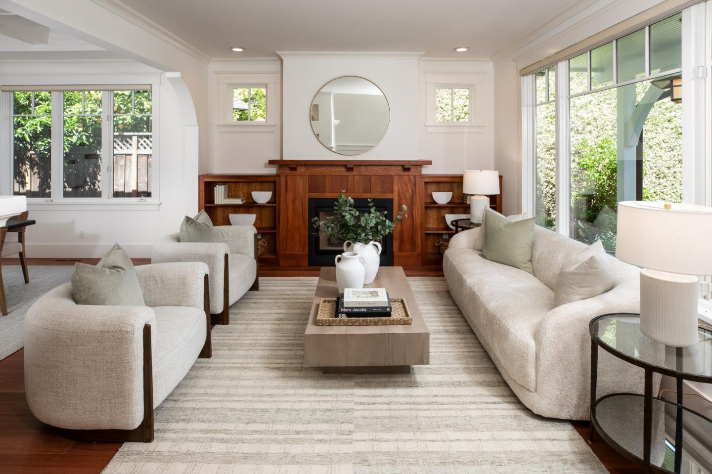 384 Hawthorne Avenue