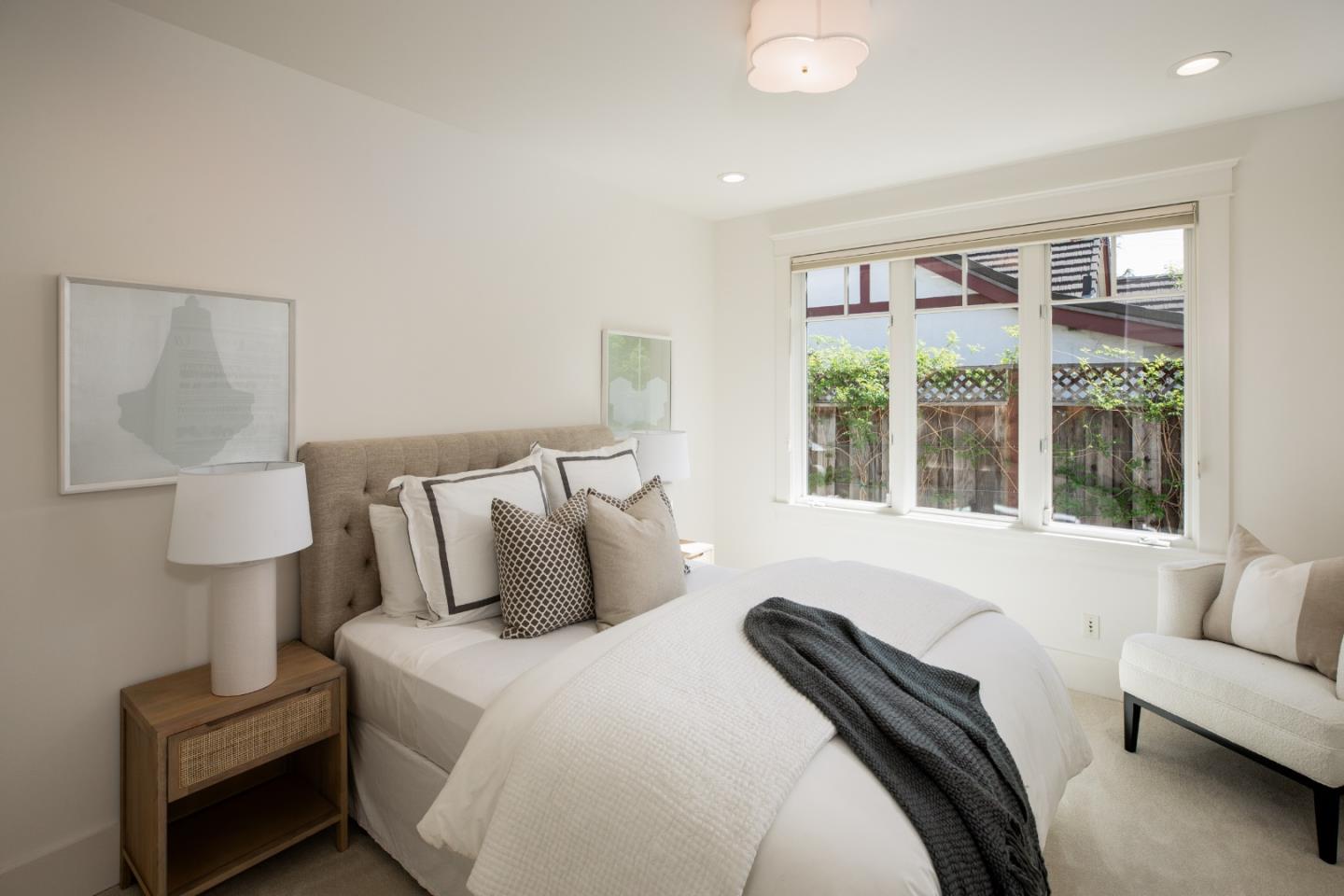 384 Hawthorne Avenue