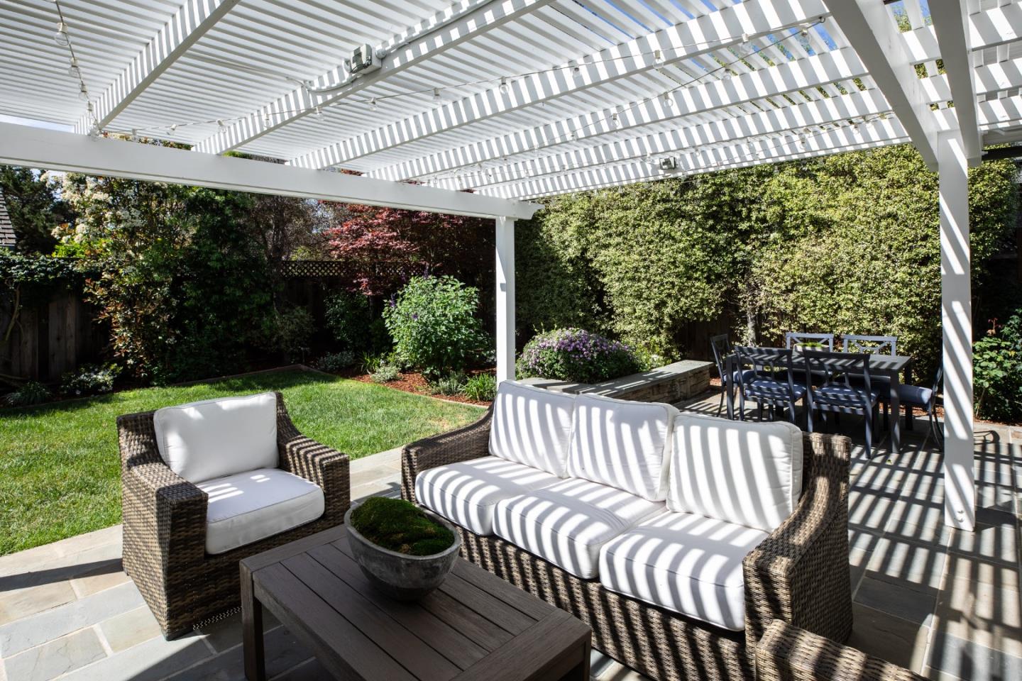 384 Hawthorne Avenue