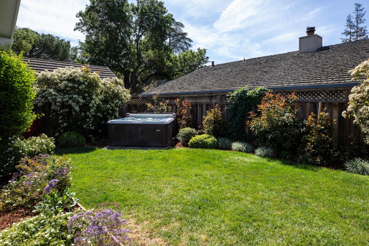 384 Hawthorne Avenue