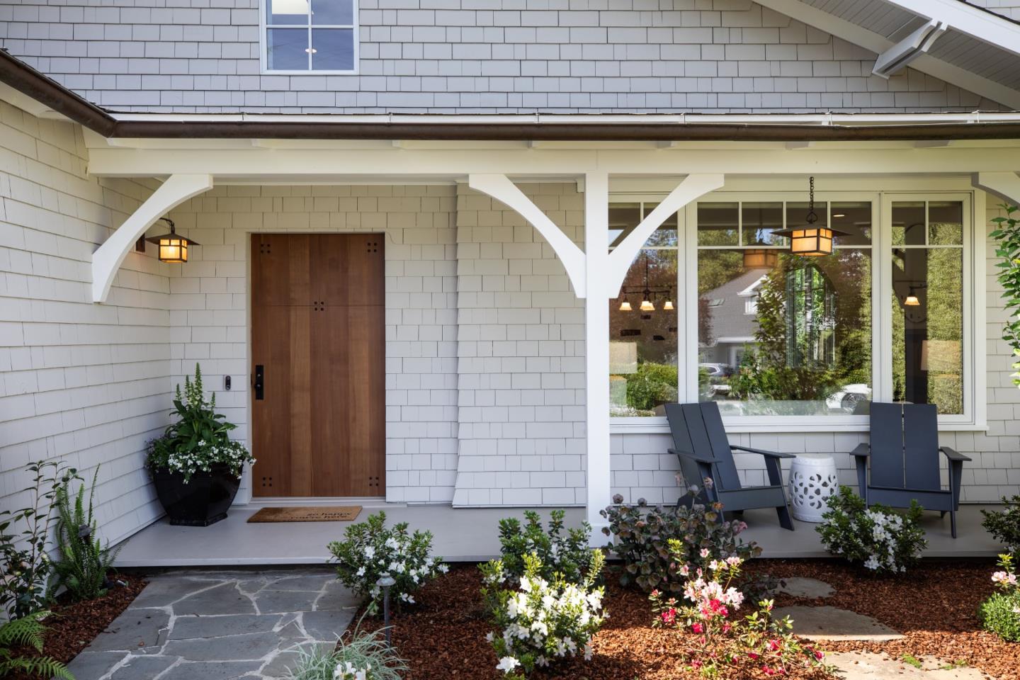 384 Hawthorne Avenue