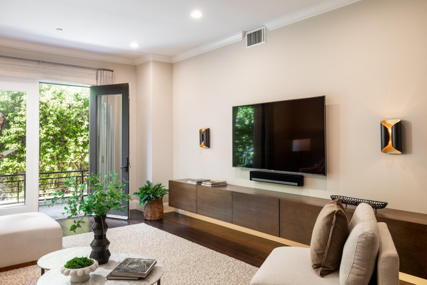 100 1st Street 102