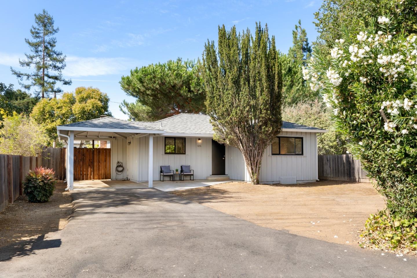606 Lincoln AVE
