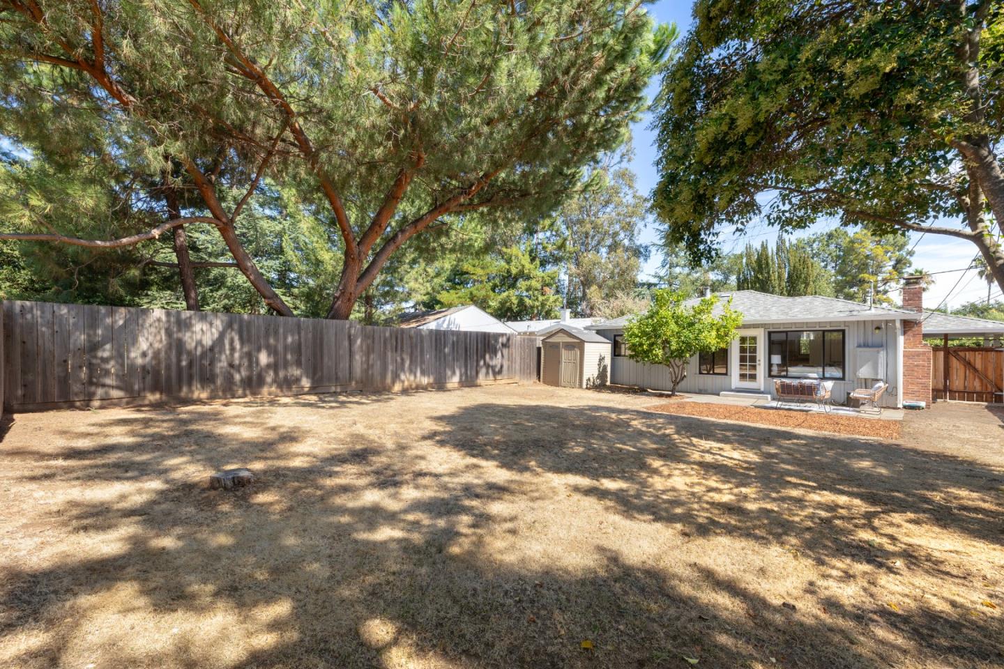 606 Lincoln AVE